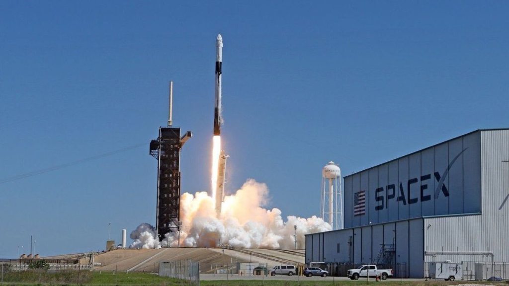 Elon Musk tervezi Amerika új, hatékony kémműhold-hálózatát