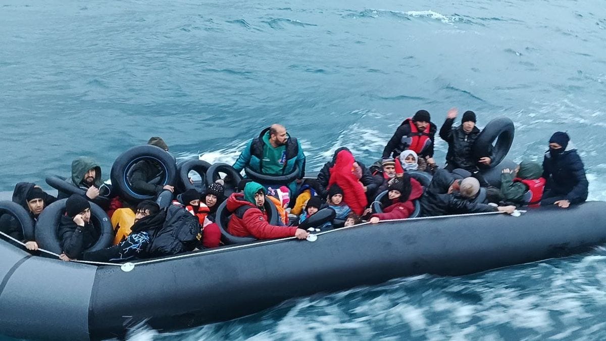 Tragédia a tengeren: Migránshajó elsüllyedése