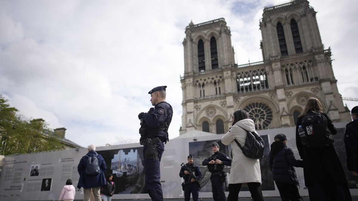 Védelmi angyalok a városokban: Rendőrök biztosítják az ünnepek nyugalmát az európai fővárosokban