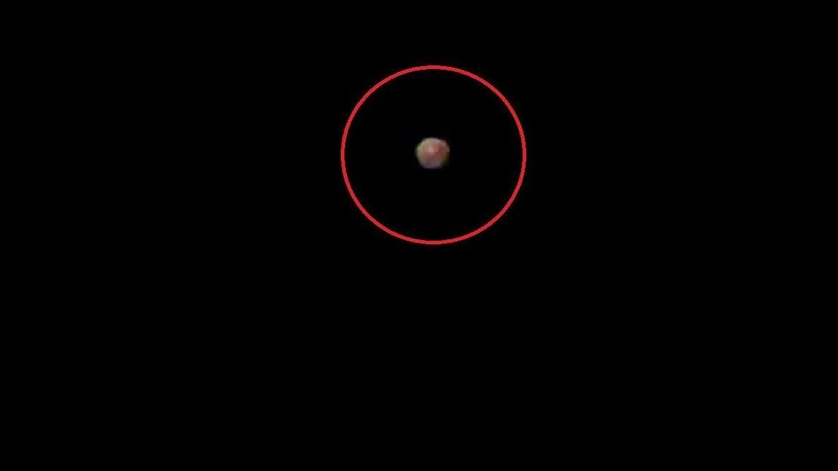 Lenyűgöző felvétel egy alakváltó UFO-ról Tímea Nagyvenyim videójában