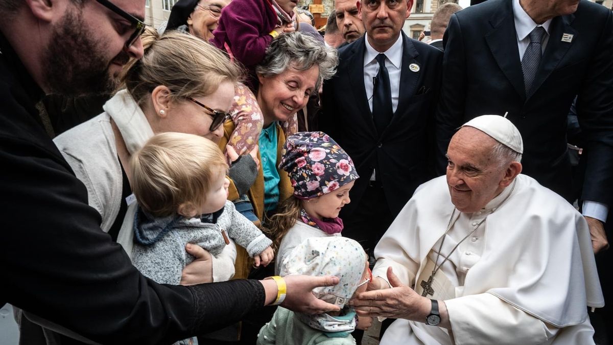 Ferenc pápa húsvétkor elítélte a háború kegyetlenségét