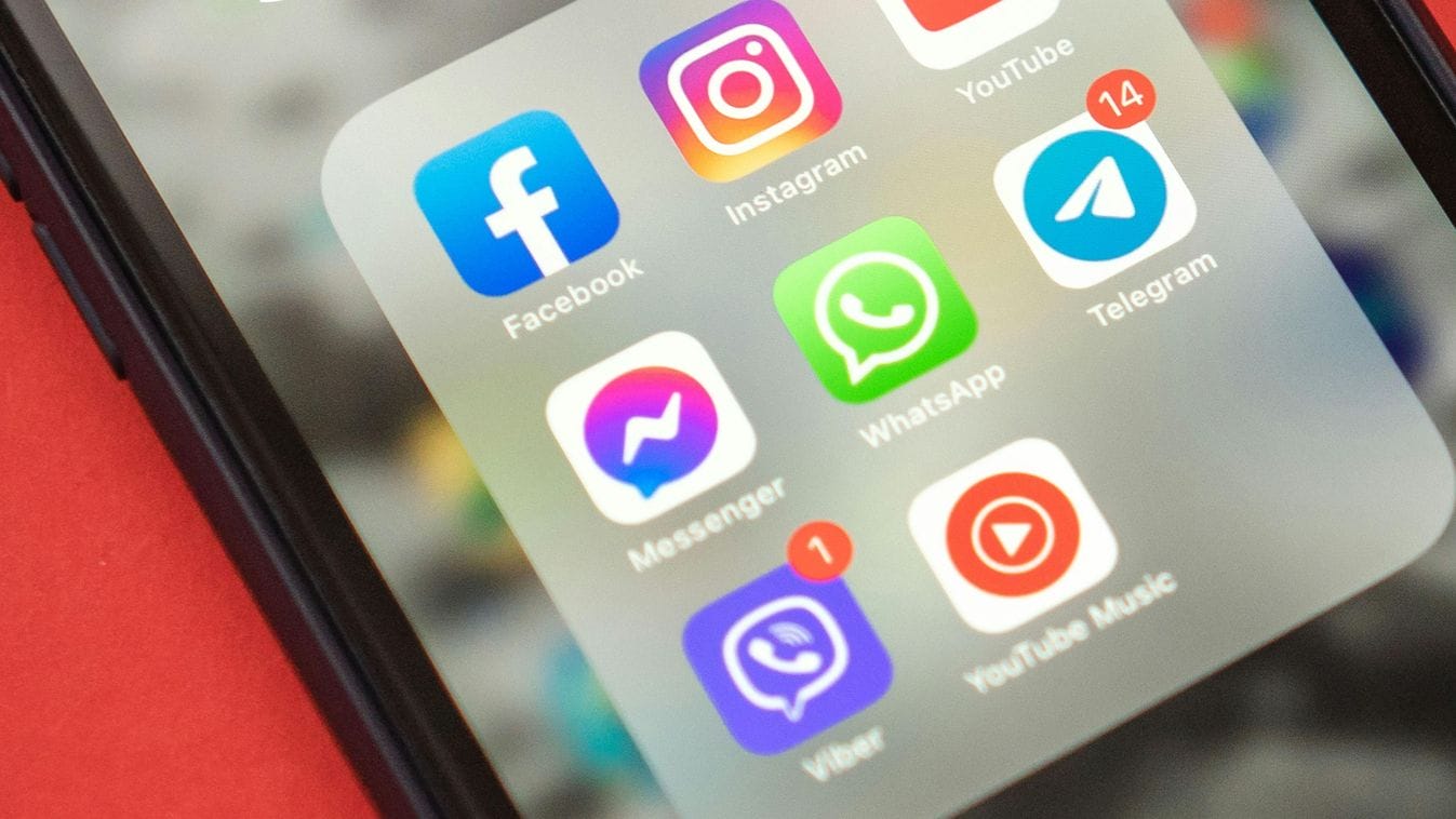 Az ijesztő ok, ami a Messenger és a Facebook leállását okozta