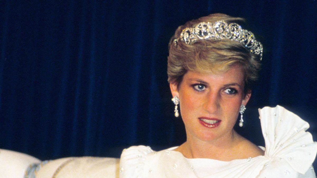 A sötét jövő előrejelzője: Diana síron túli üzenete Károly uralkodásának végét jósolja