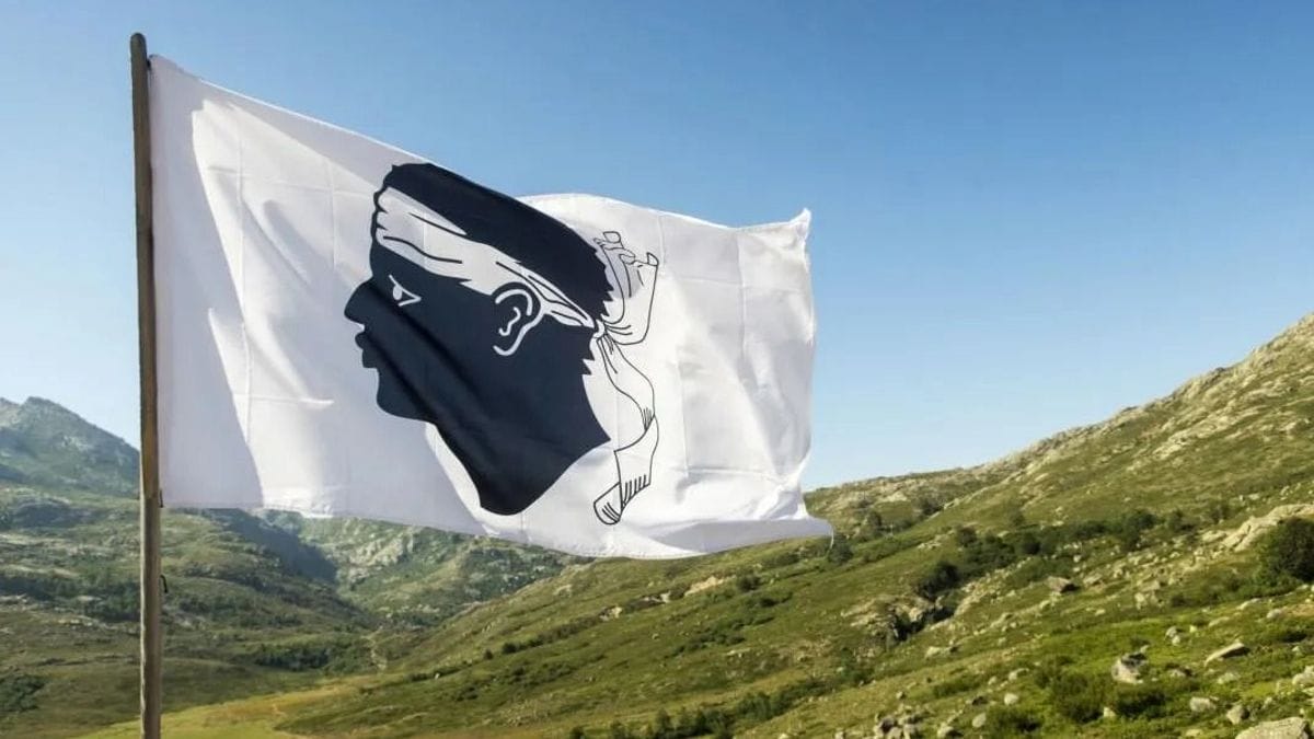 Az autonómia új korszaka: Korzika lépése és Székelyföld előkészítése