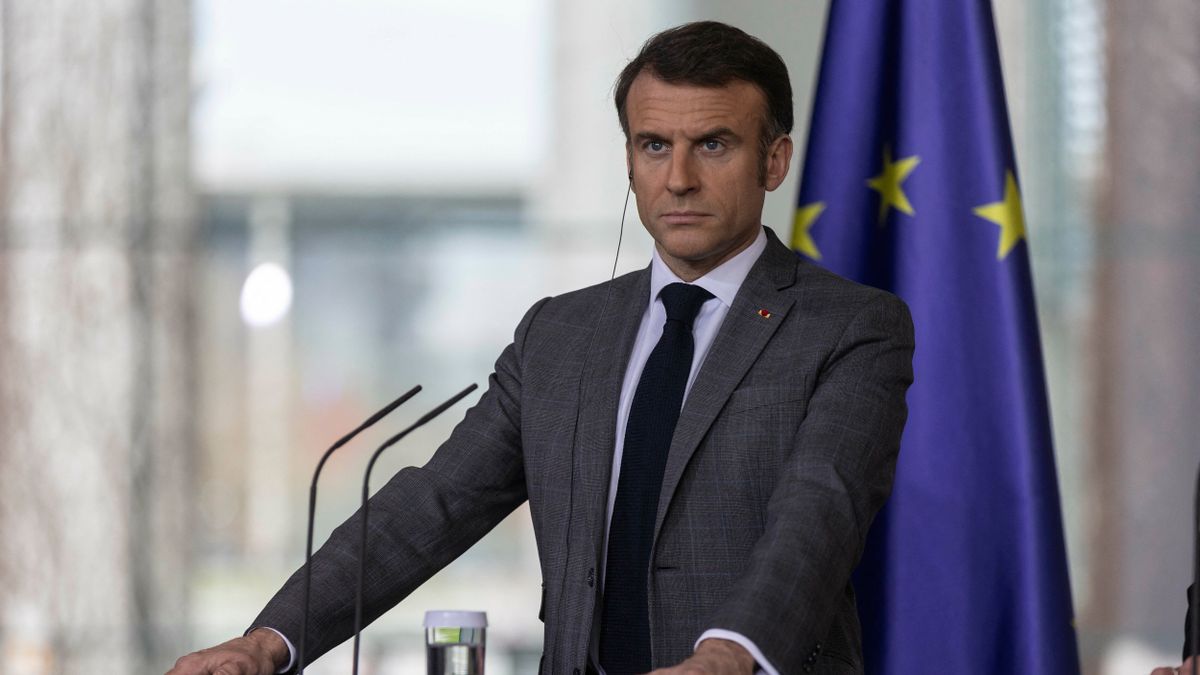 Európai vezetők figyelmeztetnek: Macron háborúra hívja Európát