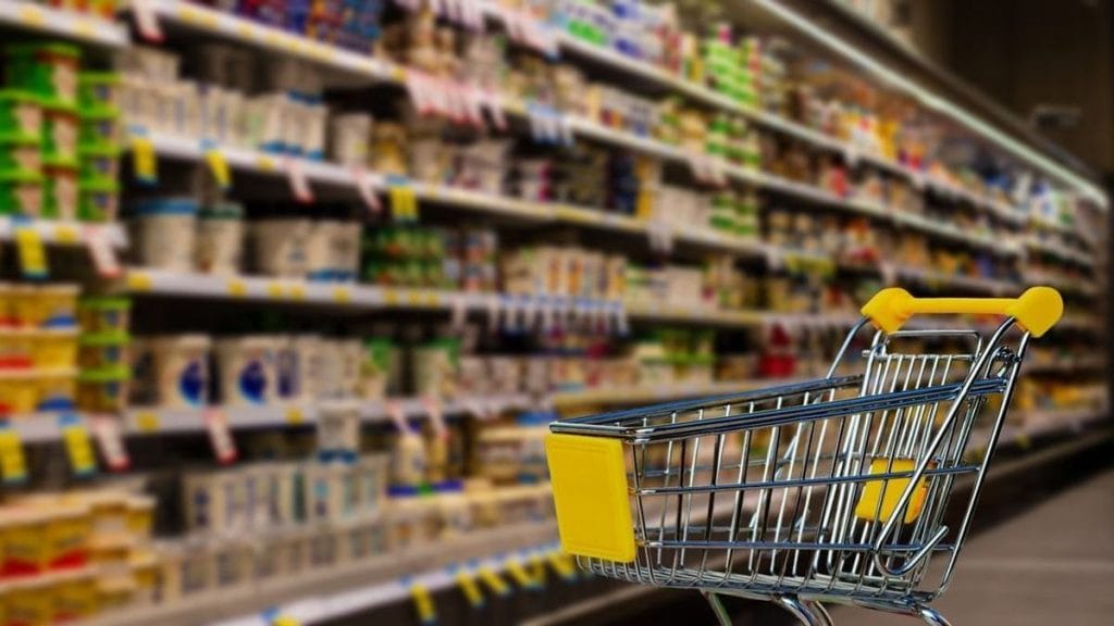Az emberek támogatják az árak csökkenését a boltokban: öröm a "zsugorfláció" elleni harcban