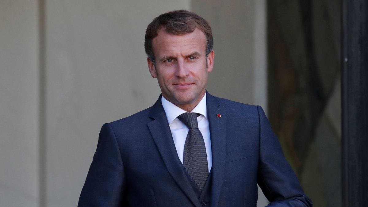 Macron elkötelezett a közjó iránt: áthajt a Szajna problémáinak megoldása érdekében