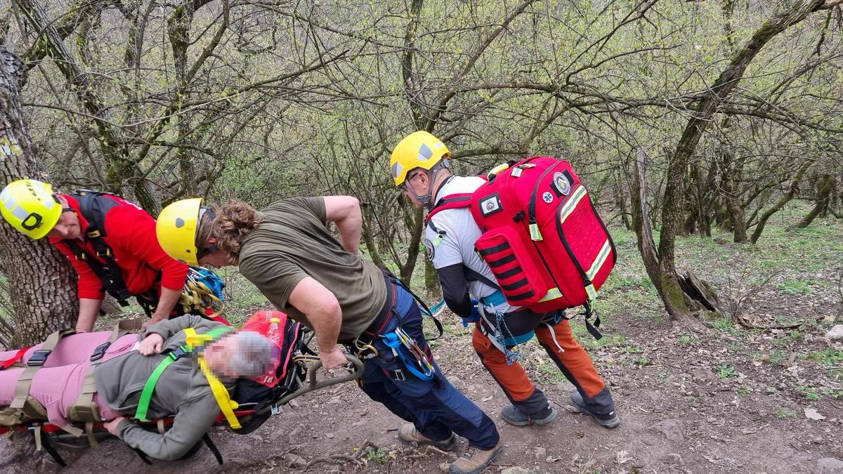 Borzongató vészhelyzet a Remete barlangnál: a túrázó nő élet-halál között
