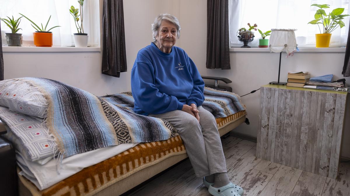 Két lakást kifizetett, mégis átverték: az ország legpechesebb nyugdíjasa – Magdi néni története