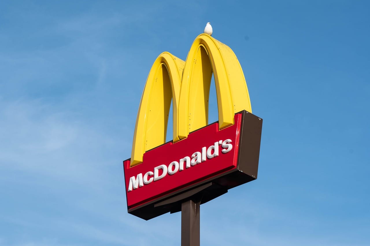 A McDonald’s forradalmi változtatást hajt végre: 1500 étteremben megváltozik a burgerek receptje
