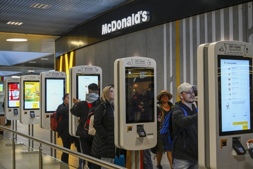 McDonald’s Világszerte Rendszerleállás: Vásárlók Szerte a Világon Nem Kapják Meg a Rendeléseiket