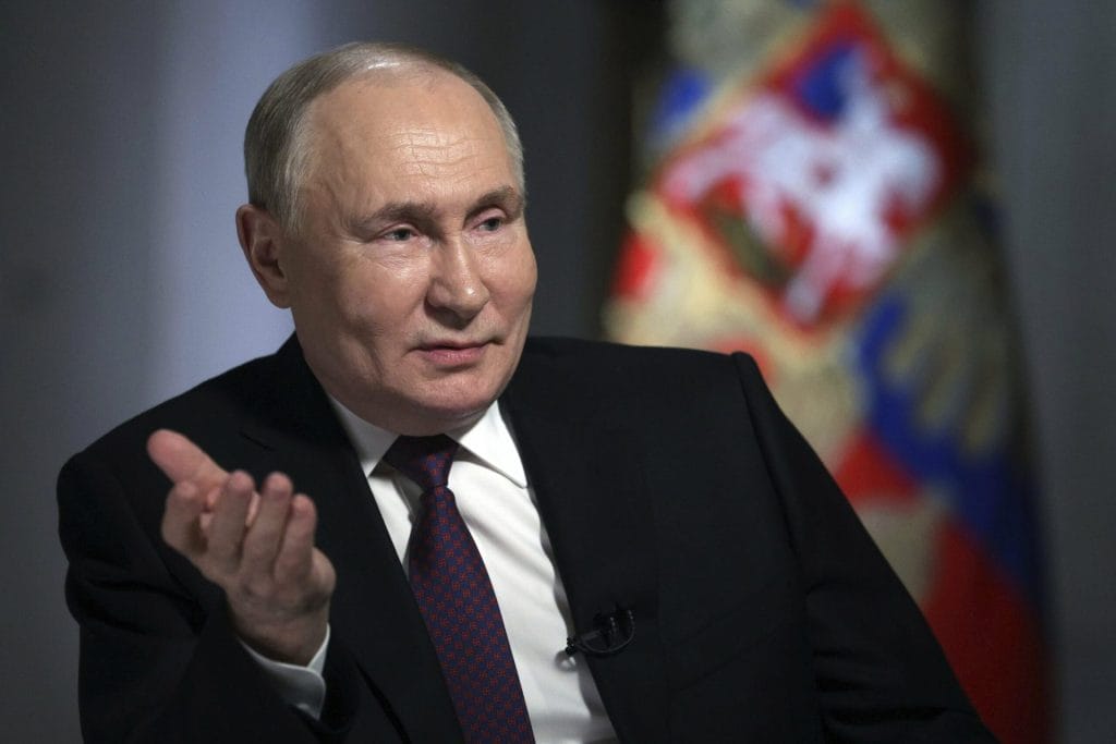 Provokatívan üdvözölte Putyin diadalát az Európai Tanács elnöke