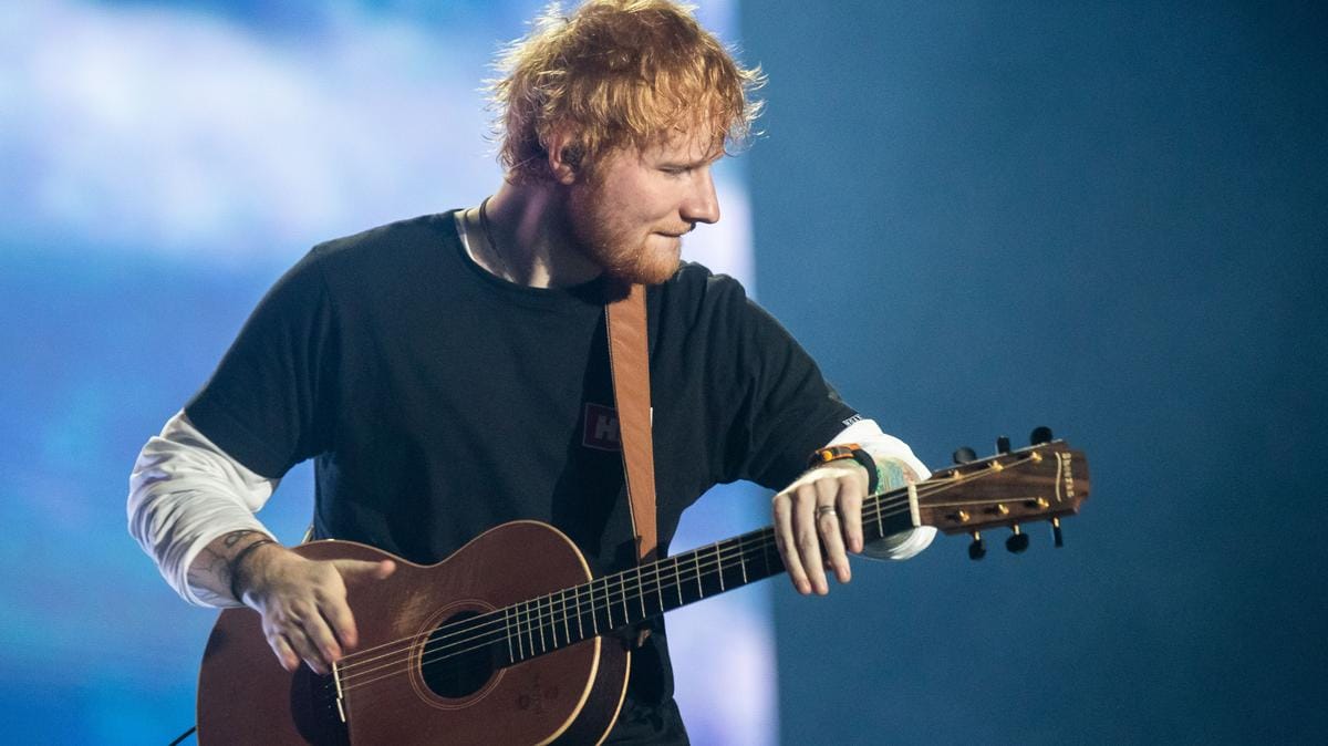 Ed Sheeran mély szakrális pillanatai: Elképesztő felvételek mutatják, hogyan fejlődött az énekes - videók