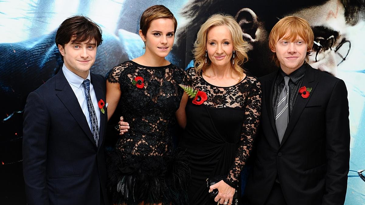 A tranz emberek jogai és J.K. Rowling vitája: egy transznemű nő feljelentette az írónőt