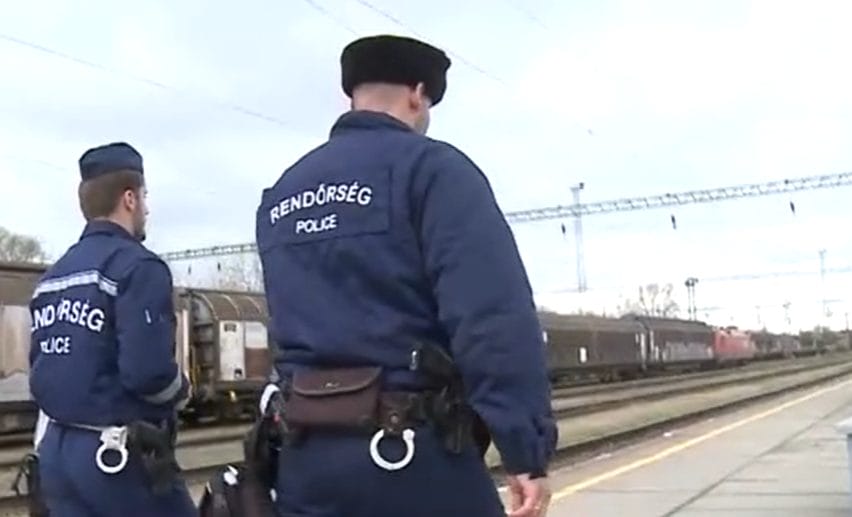 Az Intercity vonat leszakította az útján lévő utas lábát Tatabányán - Rendőrök a mentőangyalok