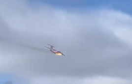 Drámai videó: Füstbe borulva zuhant le egy orosz katonai gép Moszkva közelében