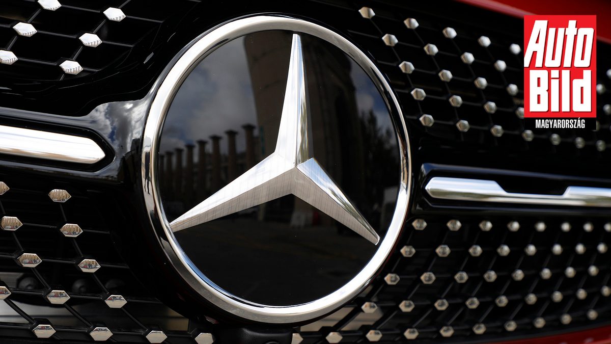 A Mercedes visszahívás: Félmillió jármű érintett
