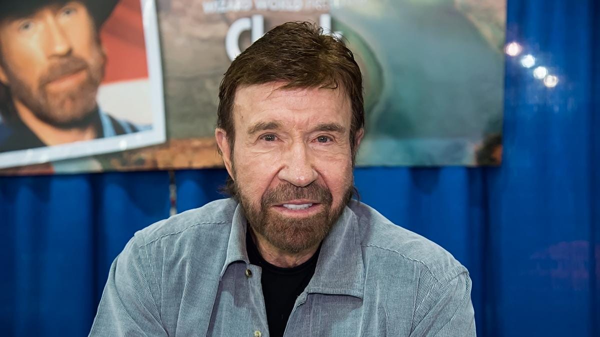 Chuck Norris: A Vicceken Nevető 84 Éves Sztár