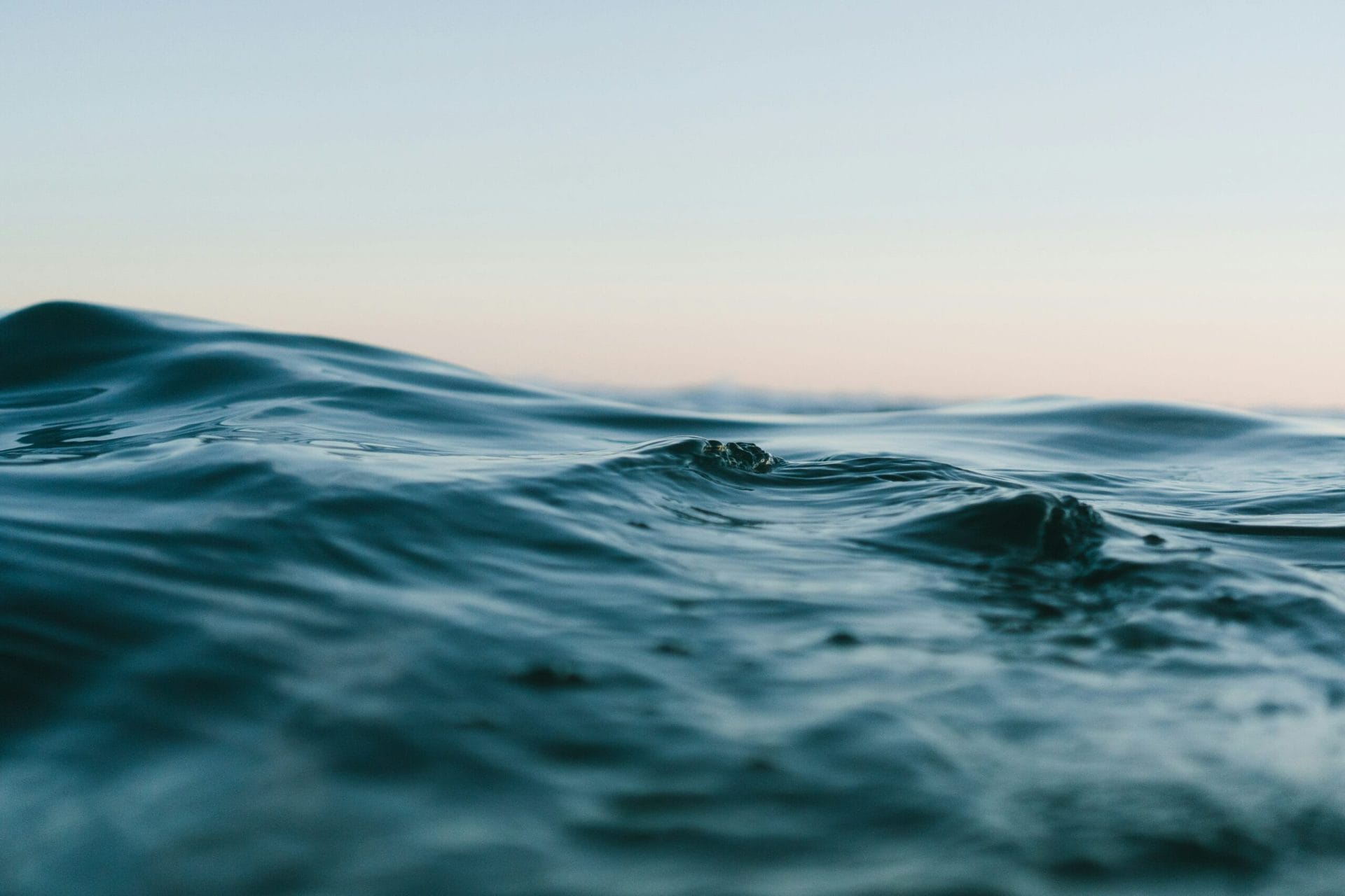 A La Manche-csatorna halálos átkelése: Egy hétéves kislány vízbe fulladt a szörnyű tragédiában a családjával együtt.