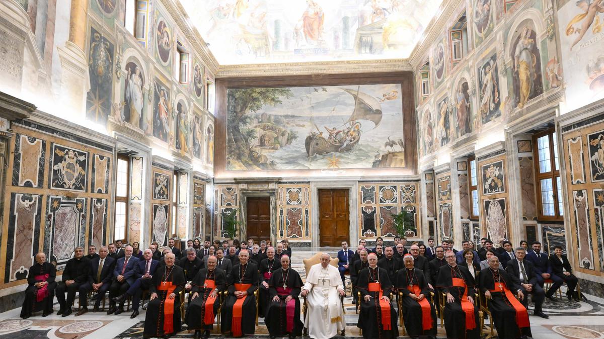 Kíváncsi vagy a pápa fizetésére? Ismerd meg a Vatikán rejtett titkait ebben a kvízben!