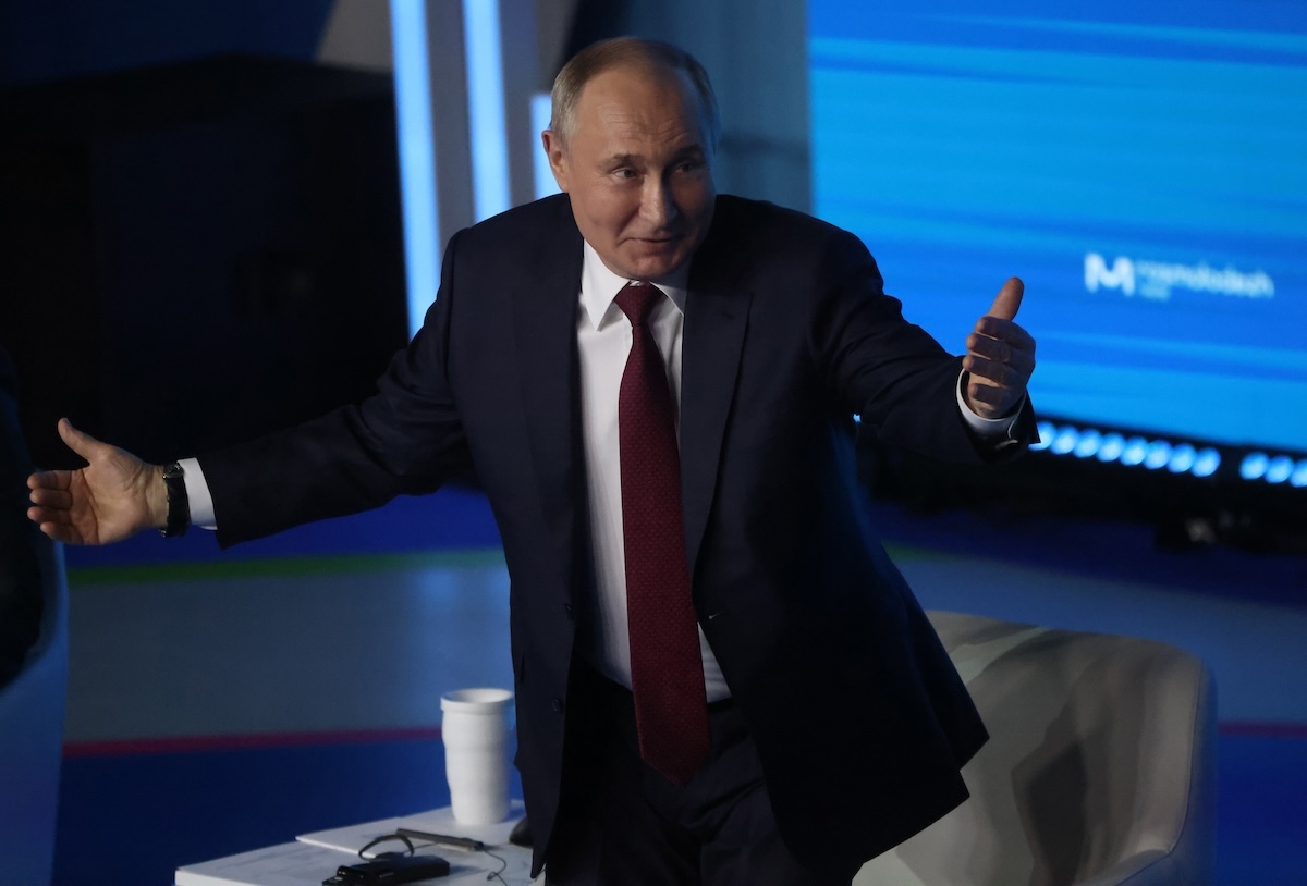 Elképesztő támogatás Putyin számára az orosz elnökválasztáson: közel teljes szavazatarány az első eredmények alapján