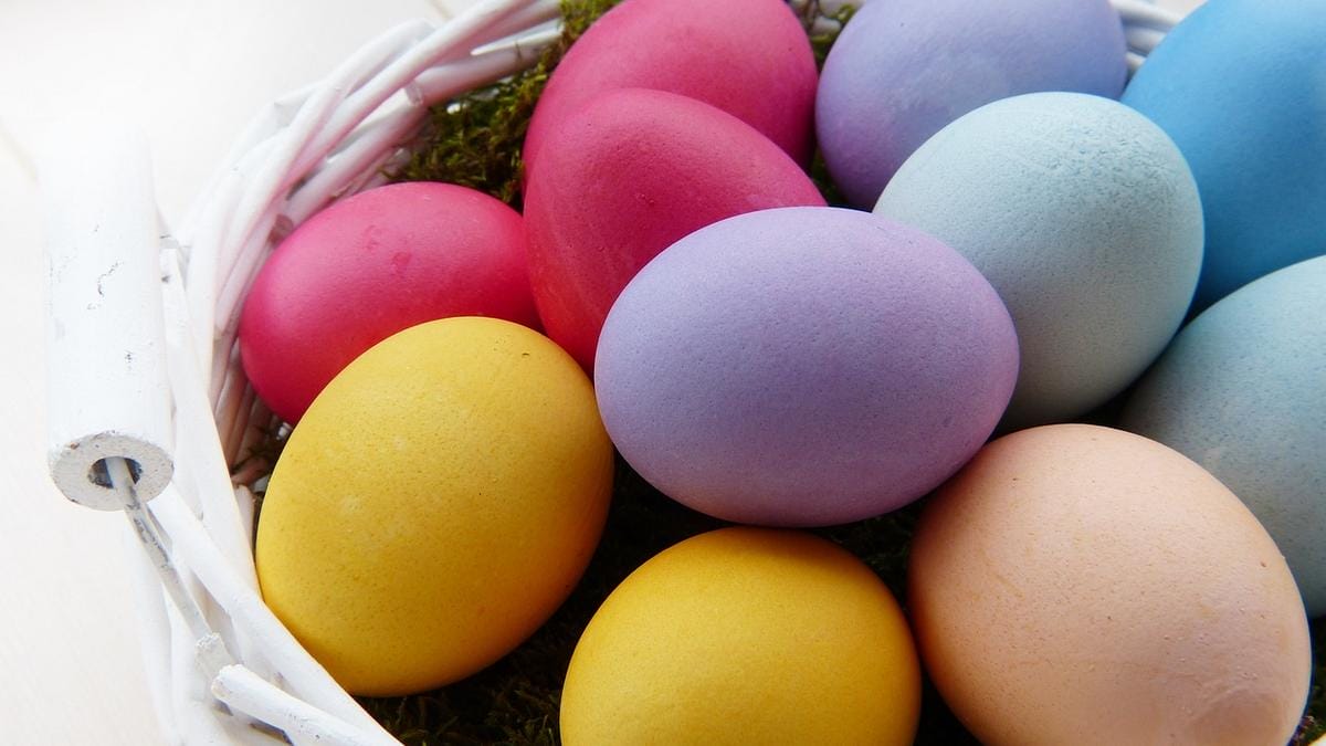 Húsvétra olcsóbb tojásokat ígérnek, a szakértők árbevételi csökkenésre számítanak