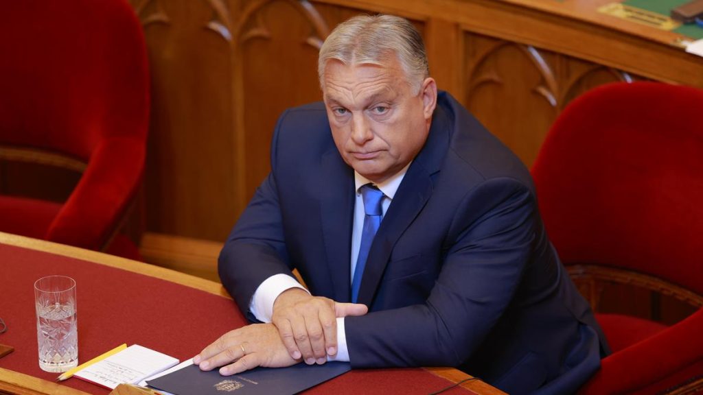 Az Országgyűlés kemény ütközetre készül: 10 kérdés Orbán Viktortól az ellenzéktől