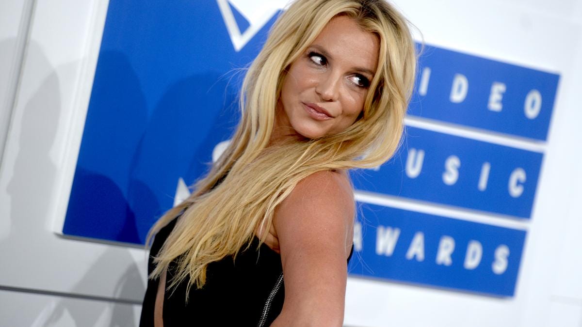 A Rejtélyes Fordulat: Britney Spears Meztelen Fotókat Osztozik Magáról! Ne Hagyd Ki!