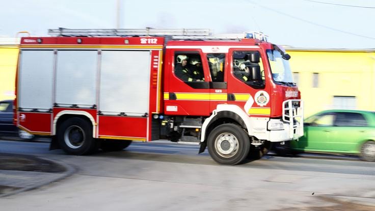 Gyors reakcióra van szükség: tűz ütött ki Kaposvár legnagyobb lakóépületében