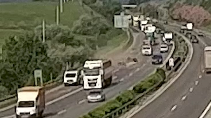 Sokkoló videó: hatalmas baleset az M1-es autópályán