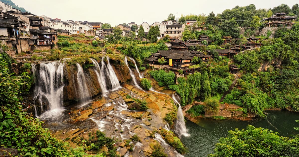 Kínai káprázat a vízesés felett: A varázslatos város új arca a 2000-es években