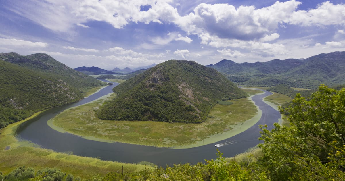 A Montenegrói Duna-kanyar: Egy megtévesztően hasonló festői táj.