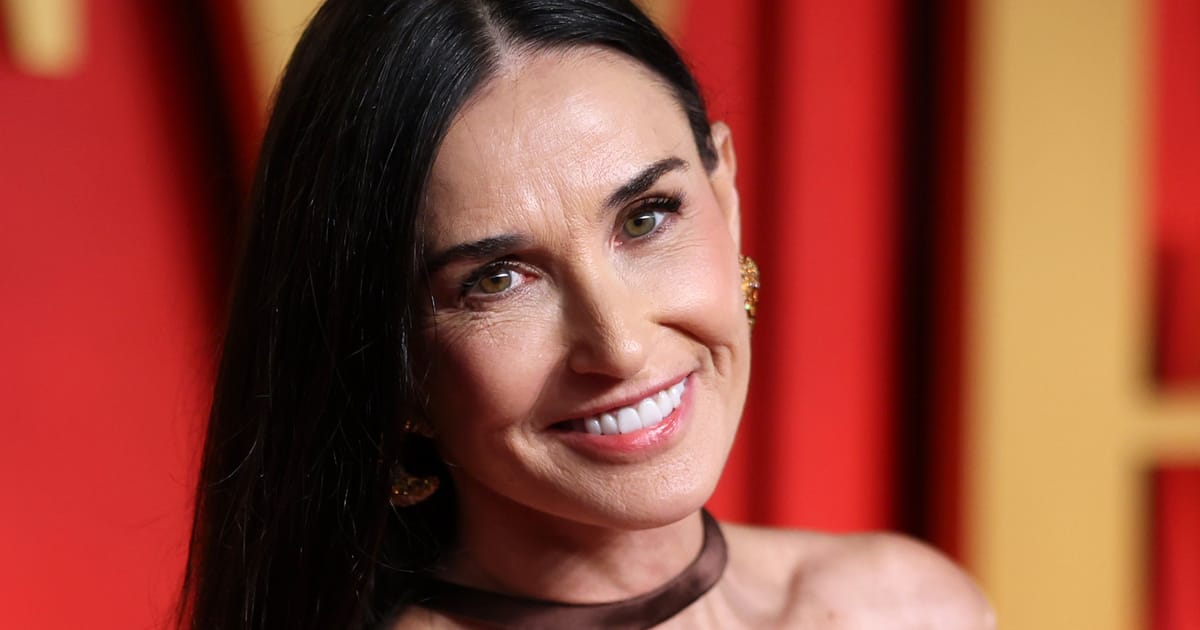 Demi Moore ragyogóan exponáltta magát a Dolce & Gabbana partiján: Álomszép a hálós ruhában!