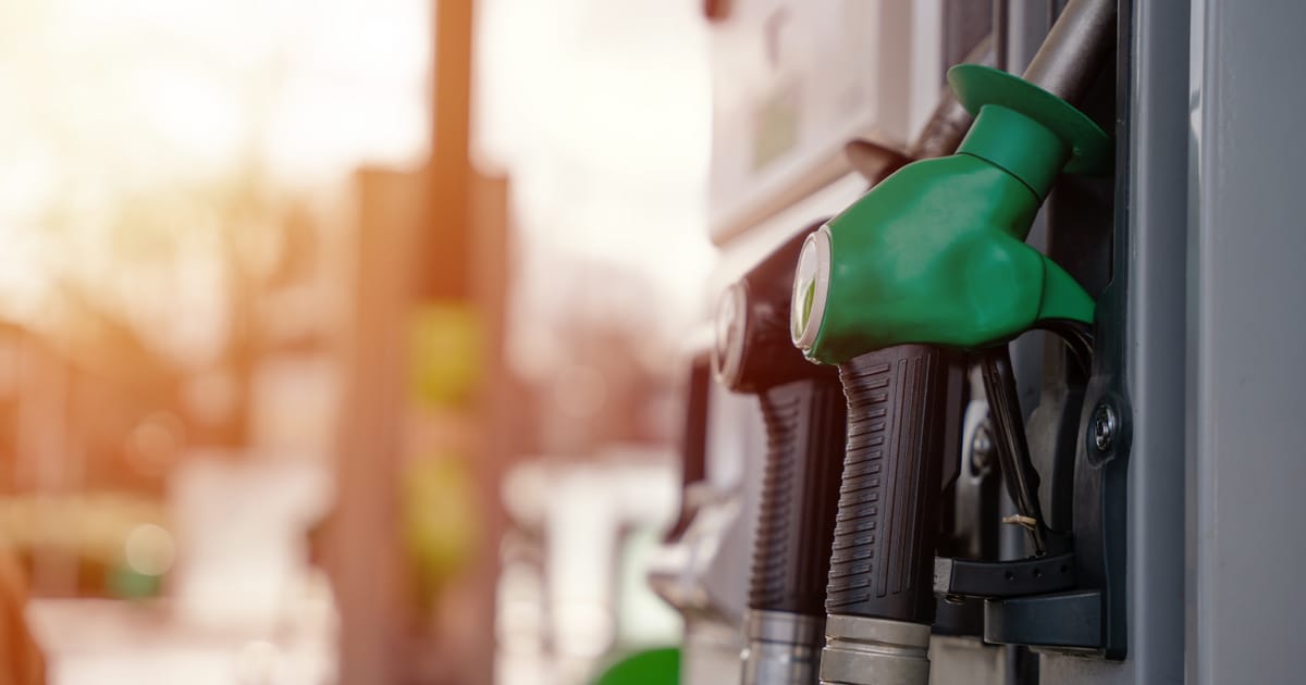 Benzinkutakon tovább emelkednek az árak: a hét közepétől még drágább üzemanyag várható
