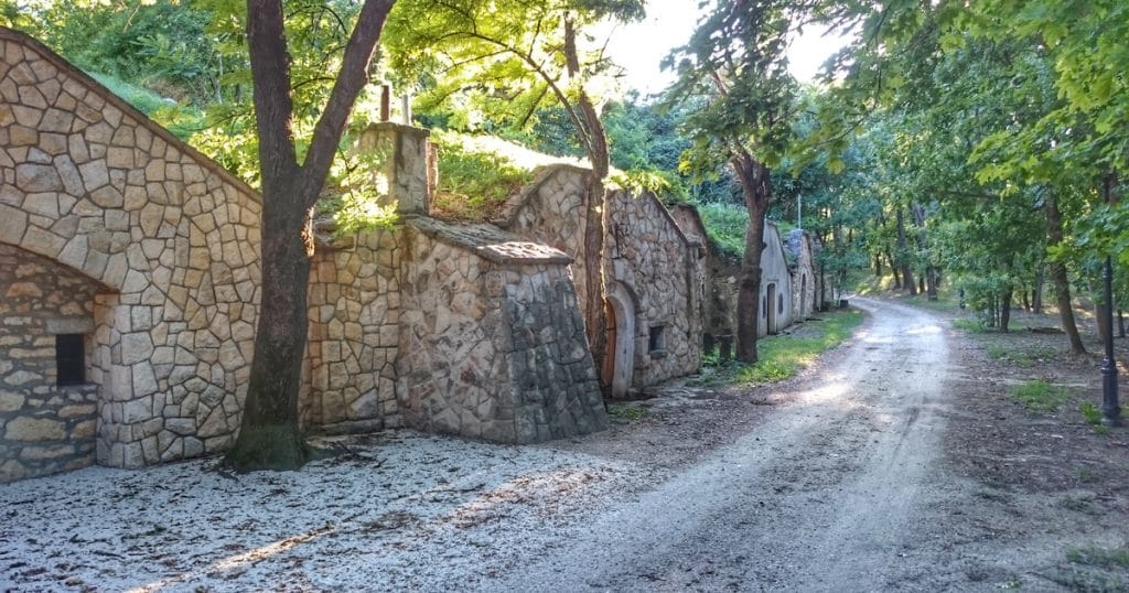 A Rejtett Kincs: Páty varázslatos vidéke Budapest közelében