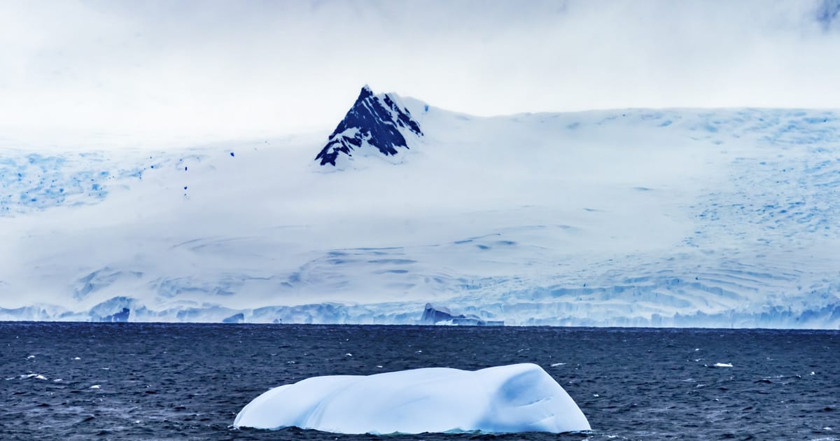 A rejtélyes Antarktiszi 'piramis' felfedezése: Összeesküvés-elméletek szárnyra kapnak