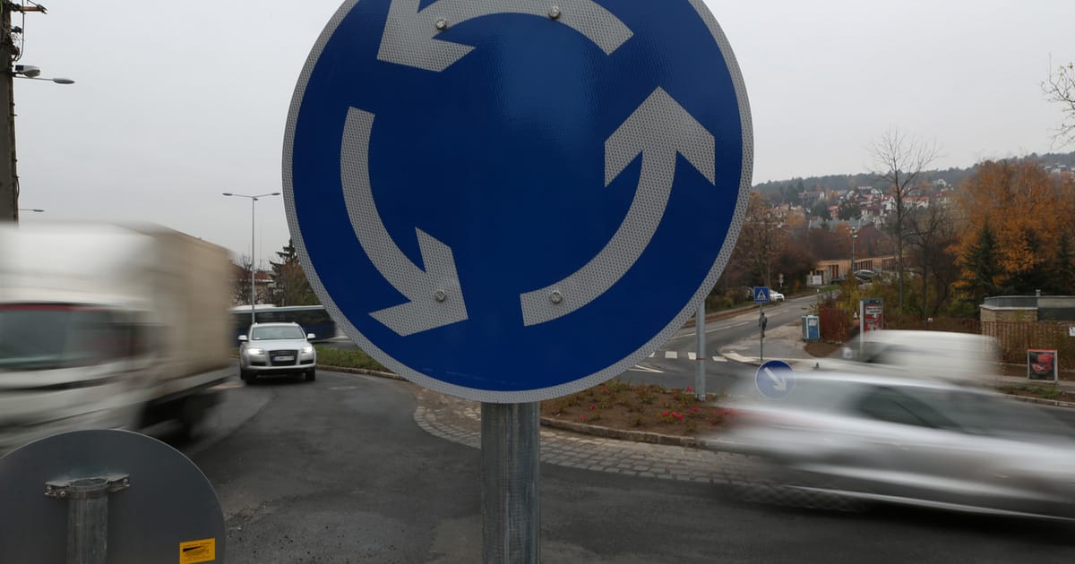 Küzdjünk meg a körforgalom kihívásaival - Így kell helyesen közlekedni a magyar utakon