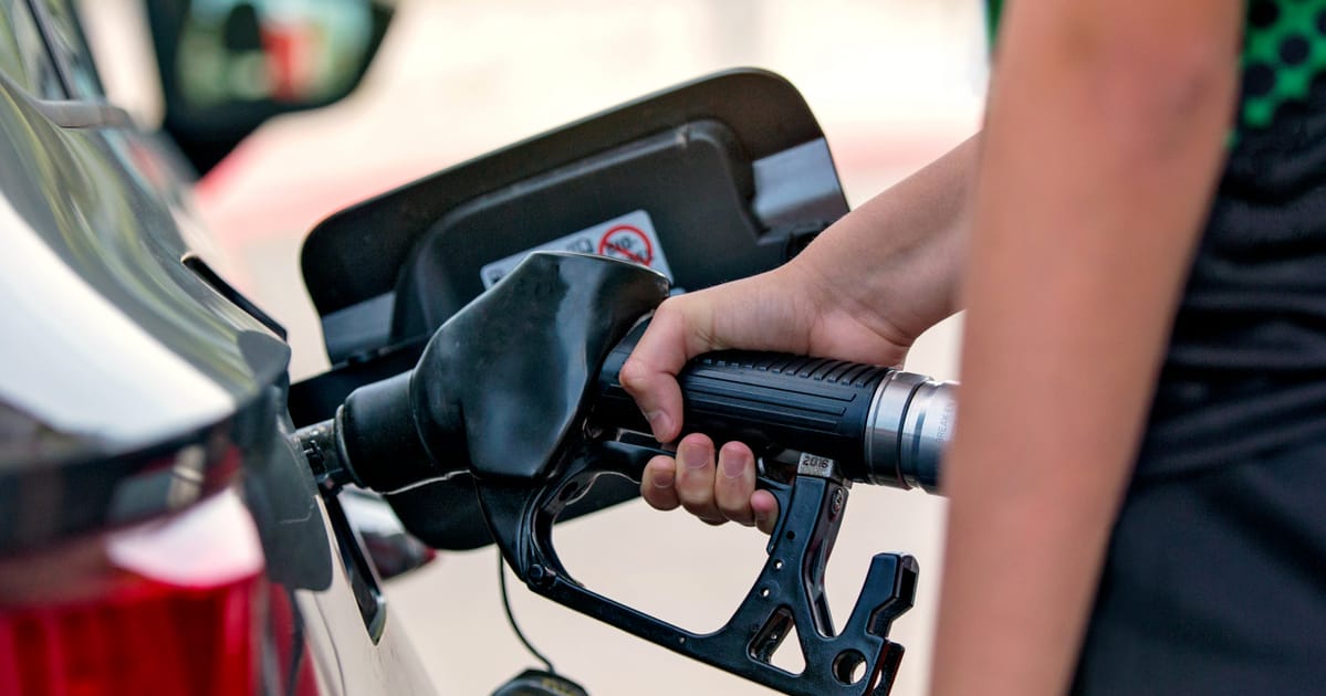 Az üzemanyag ára ismét emelkedik: Ennyivel nő a benzin ára a következő héten