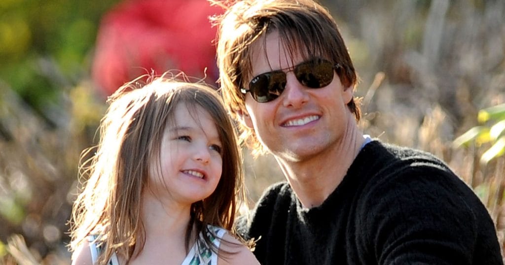 A szomorú titok: Miért tűnt el Tom Cruise és Suri között az apa-lánya kapcsolat?