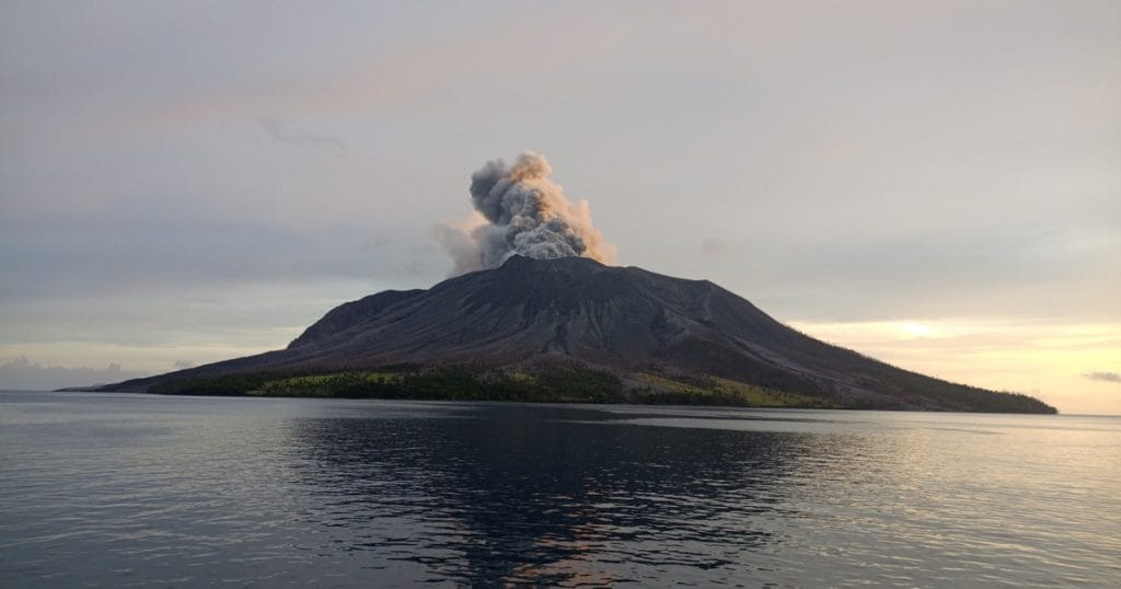 A Föld mélyéből - Lenyűgöző felvételek az Indonéziai vulkánkitörésről