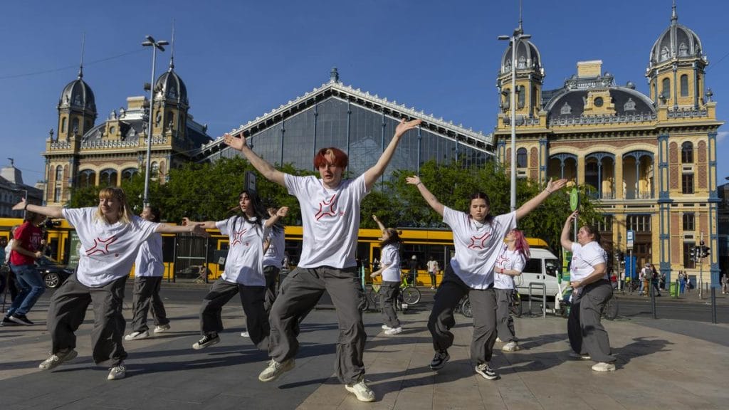 Budapesten az utcán ünnepelték a tánc világnapját – lenyűgöző fotókkal!