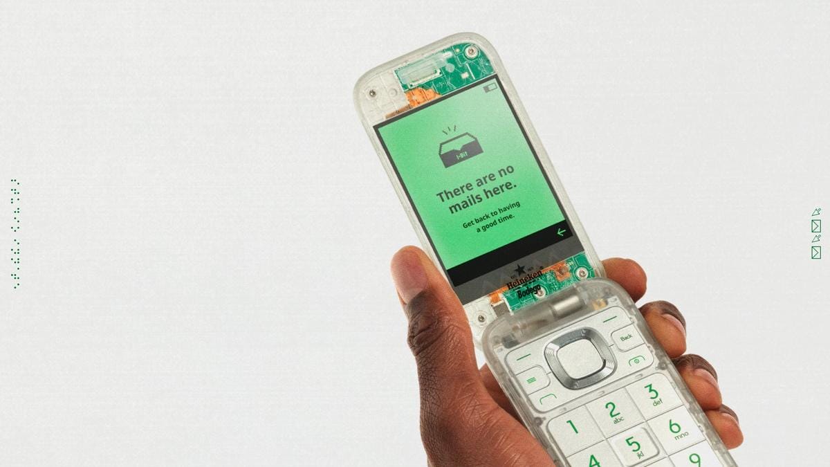 Az összefonódás egyésszé válik: a HMD Global x Heineken bemutatja a „Boring Phone”-t