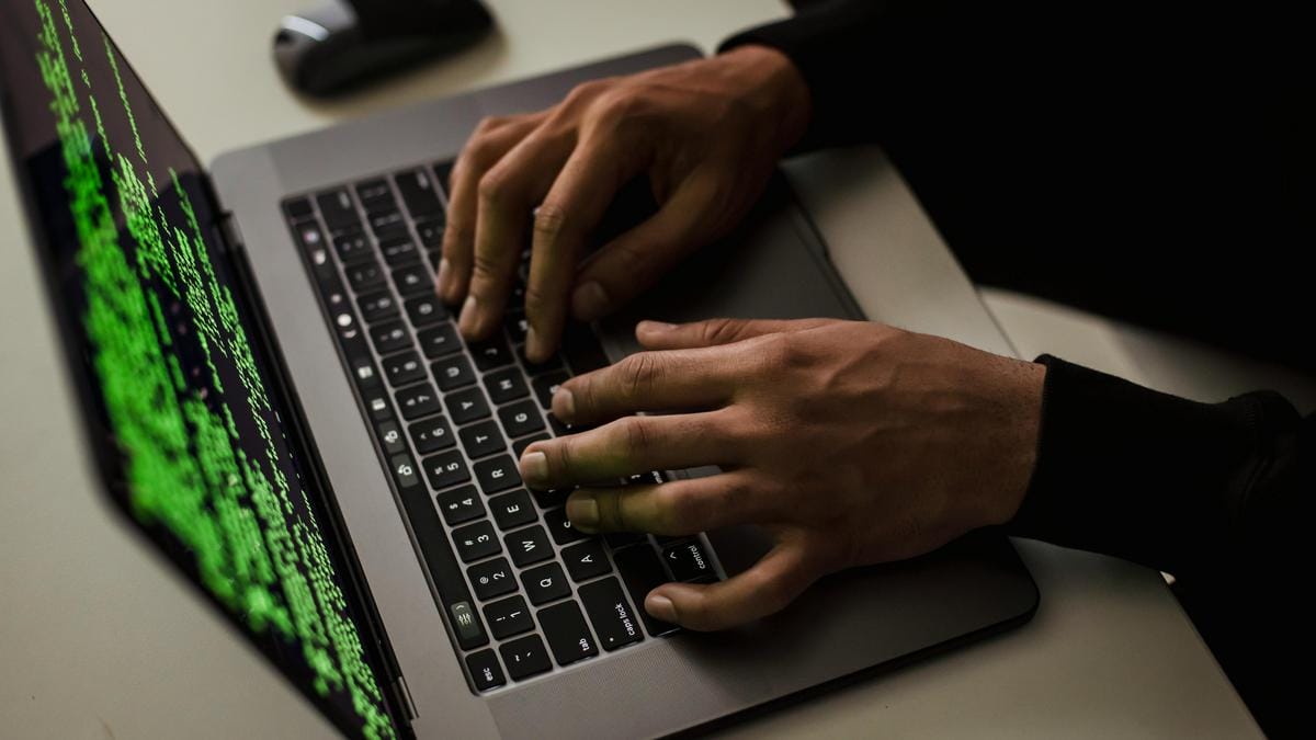 Készen állsz a kihívásra? A Nemzeti Kibervédelmi Intézet hackerversenyt hirdetett!