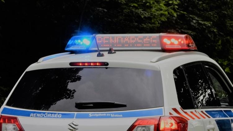 Rendőrök megmentették egy kismotoron közlekedő elveszett gyermeket Szombathelyen