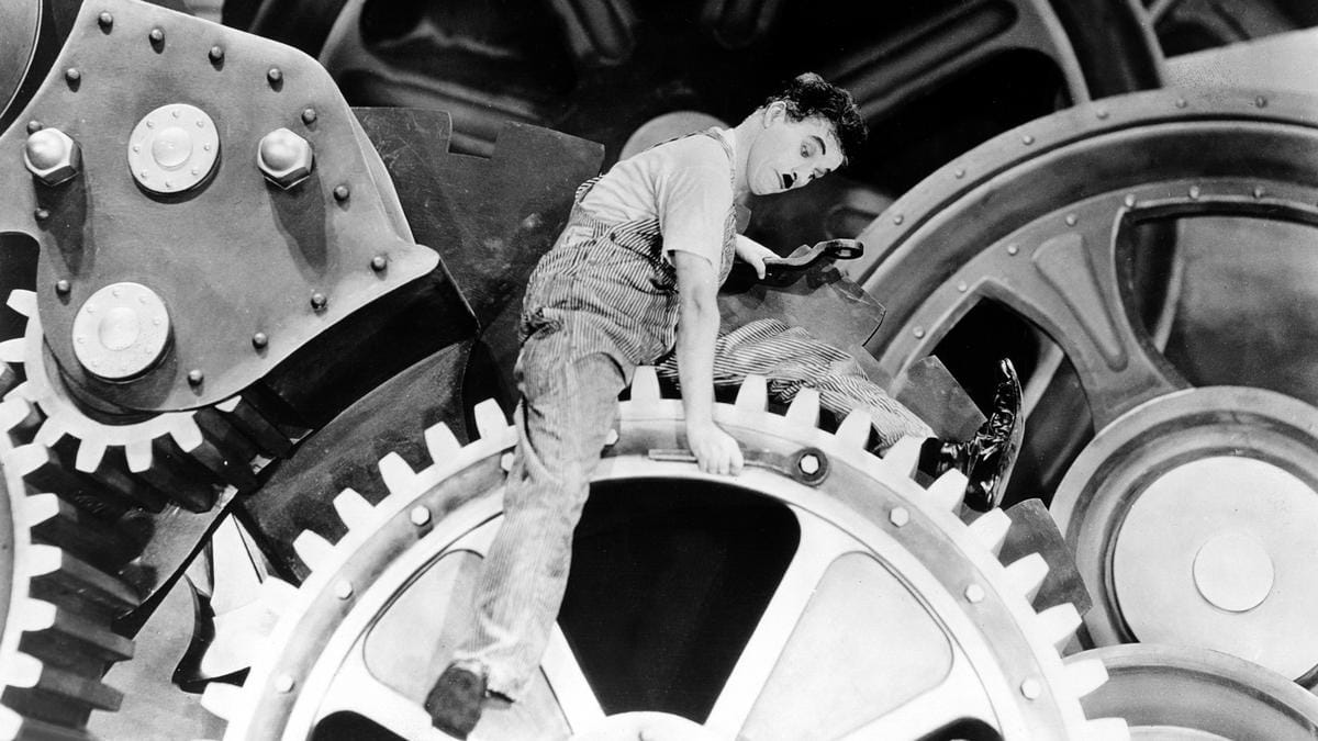 A hangosfilm hatalma: Charlie Chaplin kis csavargójának bukása