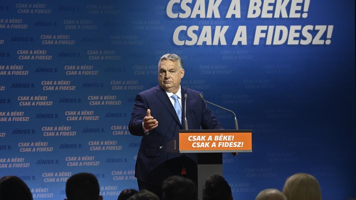 Orbán Viktor váratlanul elindította kampányát az országjárása első állomásán