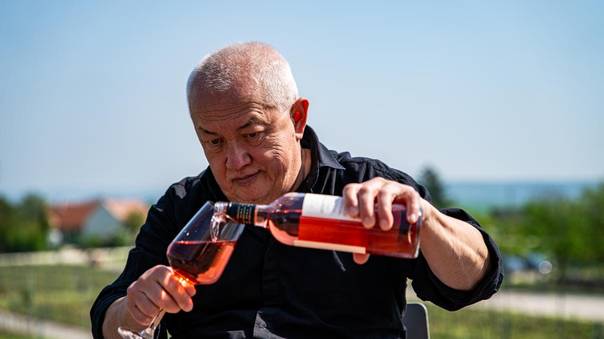 Tompa Imre titka: Nyugati és keleti szőlőfajták az éltető borokban – BorPerc videóban