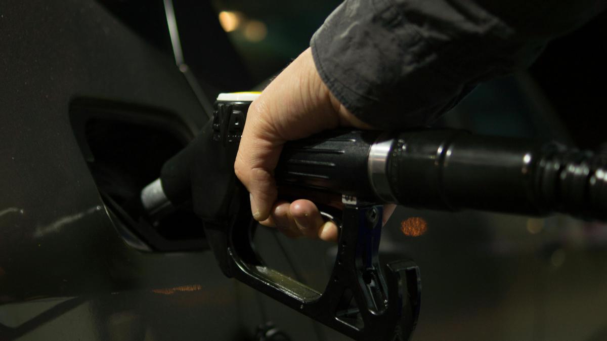 Válságkezelés a dráguló üzemanyagárak miatt: Nagy Márton kihívta a Mol vezetőit a szőnyegre