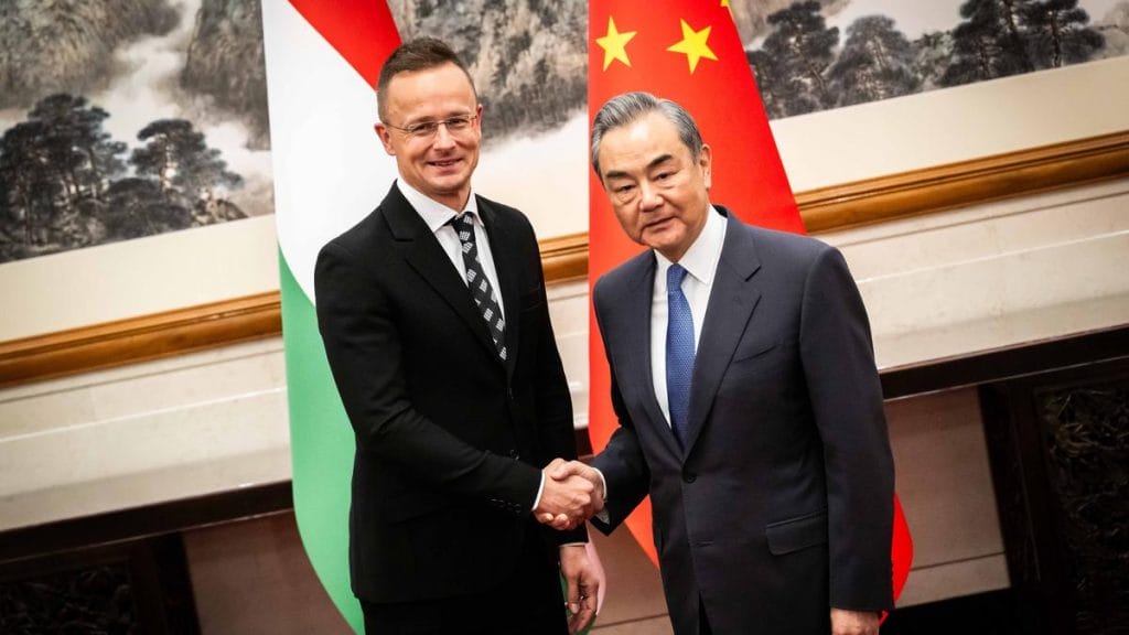 Megállíthatatlan kínai befektetési hullám Magyarországon - Szijjártó Péter bejelentése