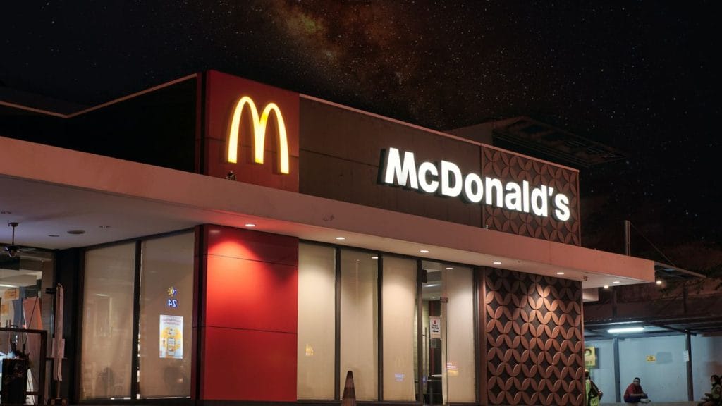 A "Mérgező meglepetés a McDonald's hamburgerében: Felfordult a vevő gyomra